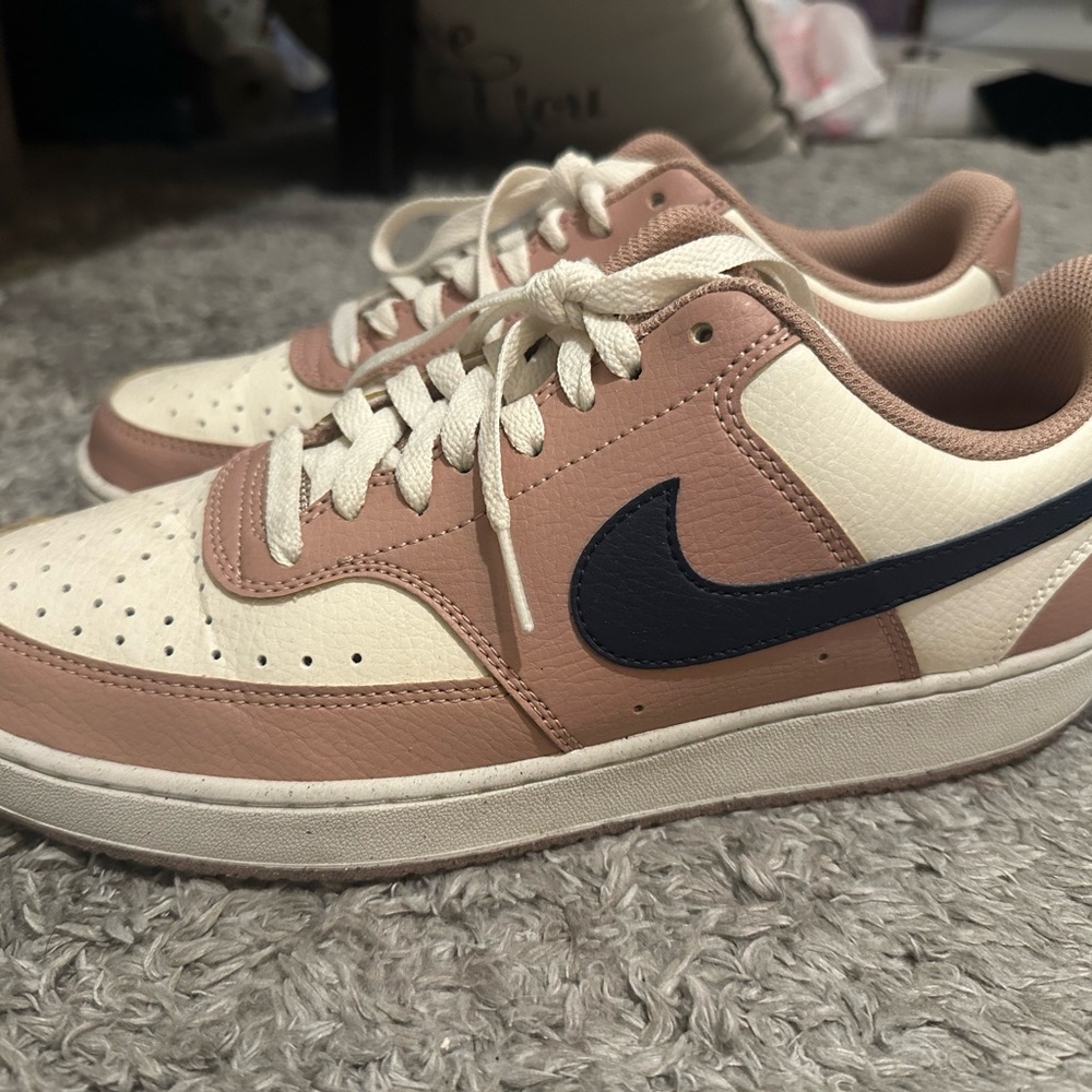 Nike Cream and Mauve Sneakers with Navy Swoosh